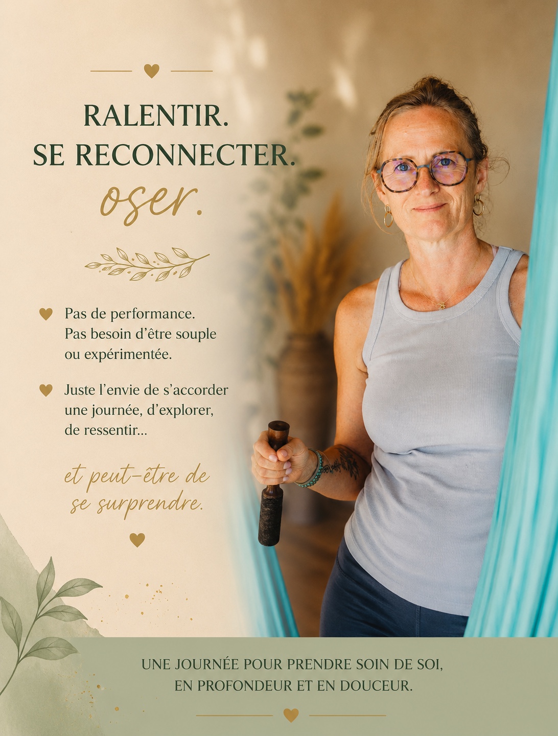 Virginie dans les hamacs de yoga aérien, invitant à ralentir, se reconnecter et oser